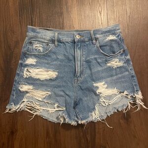American Eagle Highest Rise 90s Boyfriend Shorts | Size 8| Distressed Light Wash